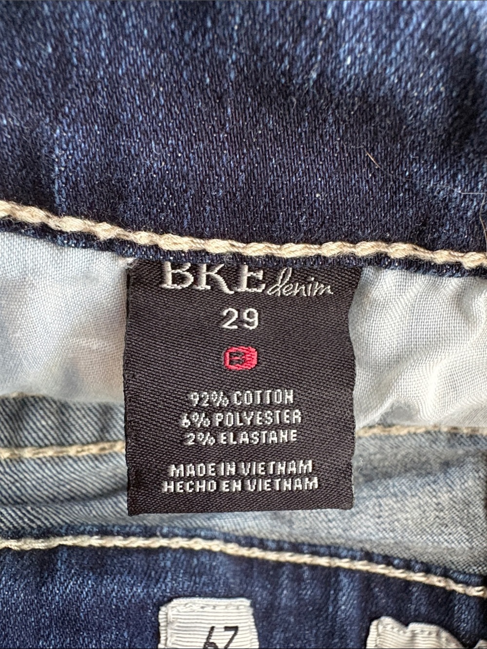 BKE Denim Stella Jean Shorts Dark Wash Embroidered Thick Stitch Stretch Size 29 - Picture 9 of 11